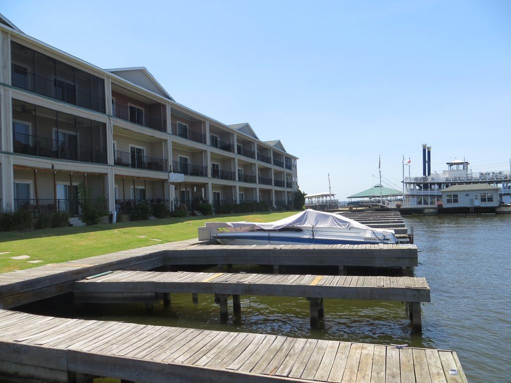 Sunset Harbor Resort Willis Esterno foto